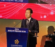 북한 실상 알리기 '동굴 우화'에 비유한 통일장관 "진실 알도록 계몽"