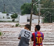 [포토] 폭우로 물에 잠긴 브라질 엔칸타도의 거리
