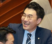 민주당 '복당 특례규정' 신설…'김남국 구하기' 논란