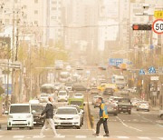 부산 노후경유차 4대 중 3대, 매연저감장치 안 달고 '쌩쌩'