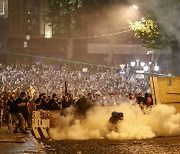 "언론통제 못 참아" … 시위 격화되는 조지아