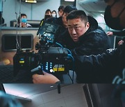 '범죄도시4' 마동석, 복싱에 진심인 남자...'원펀맨' 액션 비하인드 떴다 [공식]