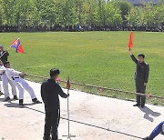 북한, 간부들 각지 근로자들과 5.1절 기념