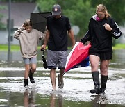 미 텍사스주 폭우로 홍수 우려, 주민 대피령