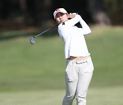 황유민, KLPGA 교촌 대회 첫날 6언더파…1타 차 선두