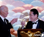 "일본은 외국인 싫어해" 바이든 발언에 日, 공식 항의…"정확한 이해에 근거 않아"