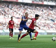 [st&상암] '52,600명! 2024 최다관중!' 울산 현대, 마틴 아담 PK 극장골로 FC서울 1-0으로 제압!