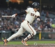 "와우, 저 추적 스피드 좀 보소!" MLB서 가장 운이 없는 타자 이정후, 수비로 만회...오늘은 3루타성 타구 전력 질주 캐치