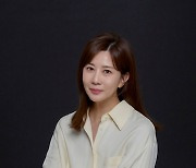 양정아, 새 프로필 공개…부드러운 카리스마+힙한 분위기