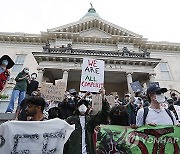 Israel Palestinians Campus Protests