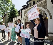 MOLDOVA RALLY GEOGIAN OPPOSITION SUPPORT