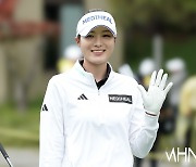 [mhn포토] 김나영, 싱그러운 미소로 출발