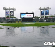 야속한 봄비... 어린이날 잠실 LG-두산 맞대결 취소 [사진]