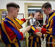 VATICAN SWISS GUARDS