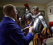 VATICAN SWISS GUARDS