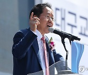 홍준표 "별 X이 다 설쳐…의사 집단 이끌 수 있나"(종합)