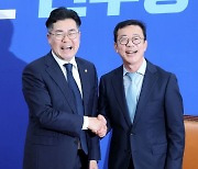 [포토] 홍철호 정무수석, 박찬대 민주당 원내대표 예방