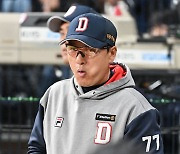 이승엽 감독,'오늘 경기 여유있네' [사진]