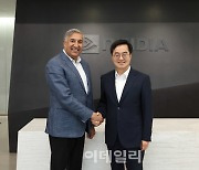 '경기북부 AI데이터센터' 추진 김동연, 엔비디아에 협조 요청