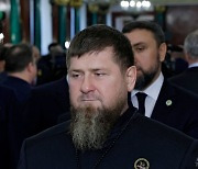 푸틴 5번째 '대관식' 참석한 카디로프 체첸共 수반