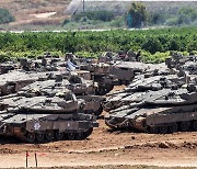 [포토] 남부 가자 접경에 집결중인 이스라엘 탱크들