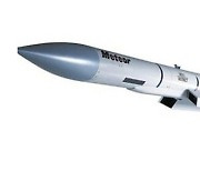 국산 초음속 전투기 KF-21, 중거리 공대공 미사일 `미티어` 첫 실사격 성공
