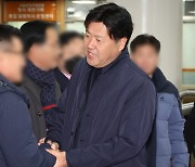 이재명 측근 김용, 법원 보석 허가로 석방…불구속 상태서 재판 받을 듯