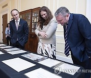 Ancestry and NARA Signing Ceremony