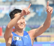 '스마일 점퍼' 우상혁, 라이벌 바르심과 접전 끝 2m31로 2위...파리 올림픽 전망 밝혔다