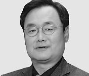 [朝鮮칼럼] 新냉전 세계 활보하는 일본과 우물 안의 한국