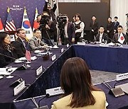 한미일 대북 협상대표 회동…"북러 군사협력 맞선 결의 강조"