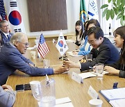 김동연, '기후주지사' 인즐리 미국 워싱턴주지사 만나 협력 논의