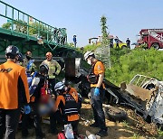 상주서 무궁화호 열차와 포터 트럭 충돌…70대 운전자 사망
