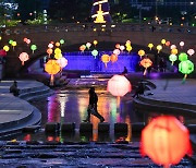 서울 도심서 '5만명' 연등 행렬…'뉴진스님'도 뜬다