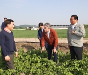 강호동 농협중앙회장 “이상기후 작물 피해 선제적 대응할 것”