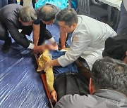 의사출신 홍태용 김해시장, 관내 경로잔치서 쓰러진 시민 응급처치 도와
