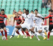 [포항 현장리뷰] 포항 오늘은 극장골 피해자! 제주와 1-1 무승부.. 11경기 무패는 유지