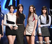 [단독] '대세' 뉴진스, 첫 공중파 예능 출격…'1박2일' 촬영 완료