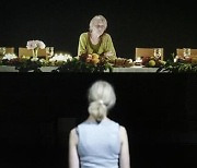 산 자와 죽은 자가 연결되는 신비의 시간…연극 '에브리우먼'