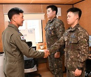 공군제1전투비행단서 장병 격려하는 이영수 공군참모총장