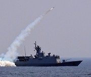 Navy conducts live-fire drills in East Sea with Army, Air Force