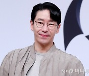 48세 엄기준 "결혼, 내겐 없는 일인 줄…배려 깊은 인연 만나" 소감