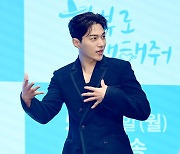 김명수,'여유롭게 등장' [사진]