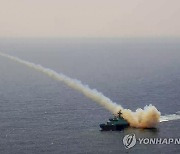 하푼 함대함유도탄 발사하는 광개토대왕함