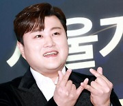 [이슈] 김호중, 뺑소니 입건 파문에도 '자숙없는' 활동 강행