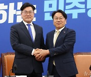 박찬대 원내대표 만난 강기정 광주시장