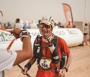 “늙는 게 두려워 달린다” 76세에 250㎞ 사하라 사막 마라톤 완주