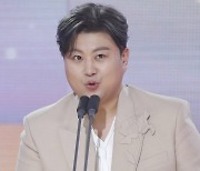 가수 김호중, 뺑소니 혐의 경찰 조사