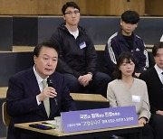 尹 "개혁은 적 만드는 일, 기득권 뺏기는 쪽서 정권퇴진 운동"