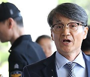 검찰, ‘김건희 여사에 고가 가방 제공’ 최재영 목사 12시간 조사